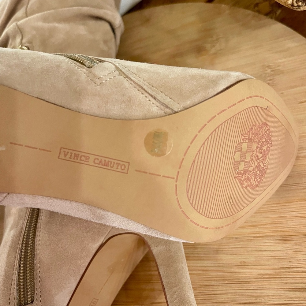 Elegant Tan Suede Knee-High Boots - Picture 12 of 13